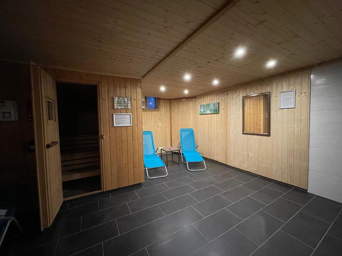 Geraeumiges Domizil Mit Bergblick Und Sauna Oberwössen Exterior foto