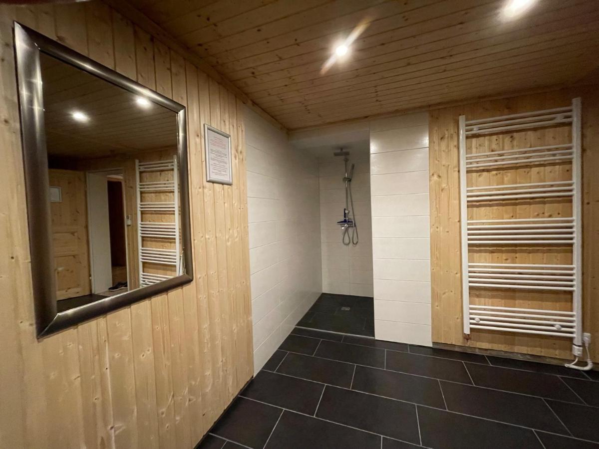 Geraeumiges Domizil Mit Bergblick Und Sauna Oberwössen Exterior foto